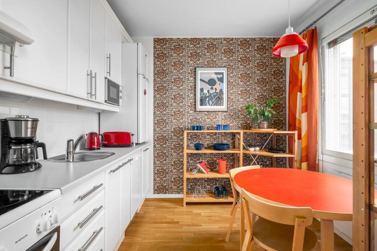 Apartamento Wehost Spacious Traveller'S Hq Above Metro @Vilhonvuorenkuja 16 Helsinki Exterior foto