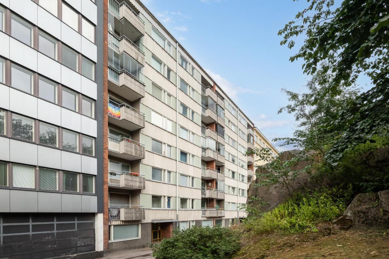 Apartamento Wehost Spacious Traveller'S Hq Above Metro @Vilhonvuorenkuja 16 Helsinki Exterior foto